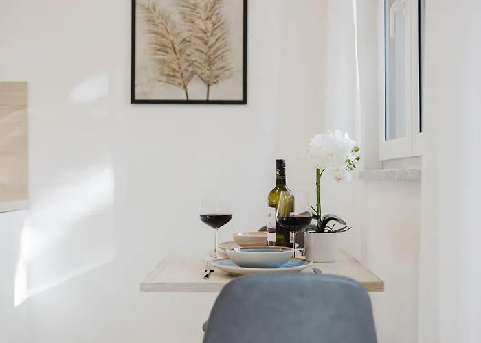 Innsight Appartementhaus - Mit Kuechen Fuer Lang Und Kurzzeitaufenthalte 3* Pasov