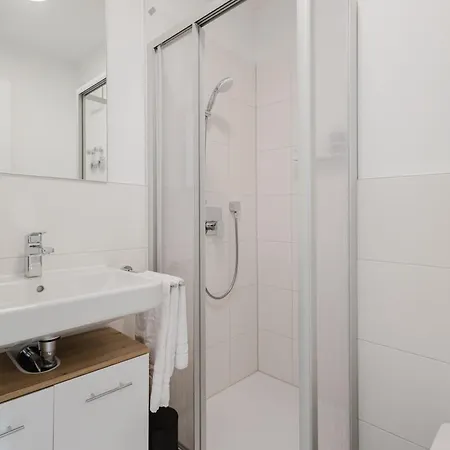 Aparthotel Innsight Appartementhaus - Mit Kuechen Fuer Lang Und Kurzzeitaufenthalte Pasov