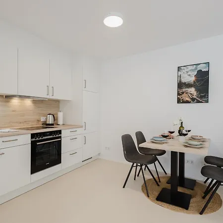 Aparthotel Innsight Appartementhaus - Mit Kuechen Fuer Lang Und Kurzzeitaufenthalte 3*